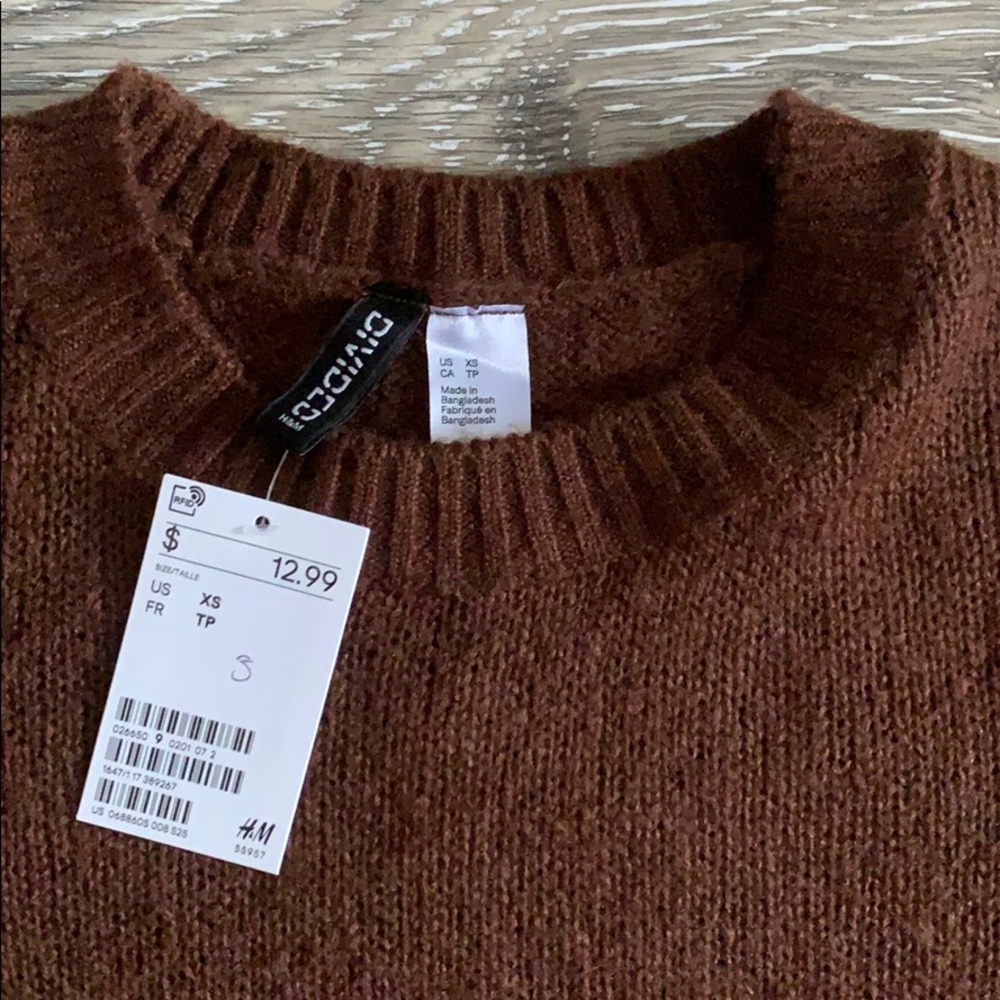 NWT H&M DIVIDED dark brown cropped sweater size S - Picture 2 of 3